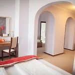 فندق Ambasador 4*