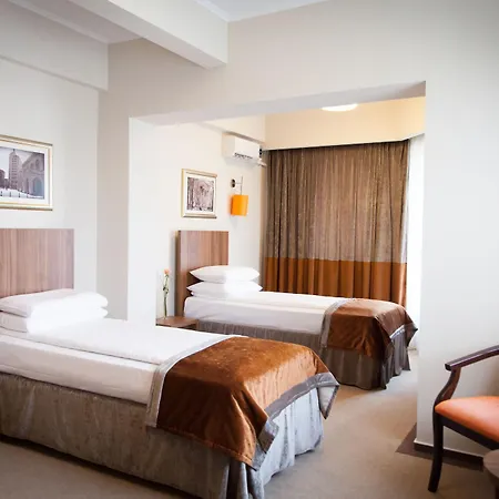 Ambasador Hotell 4*