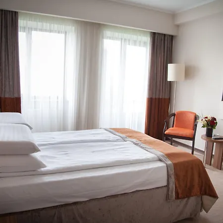 Ambasador Hotell 4*