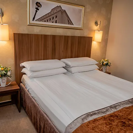 Ambasador Hotel