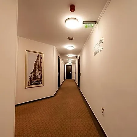 Ambasador Hotell 4*