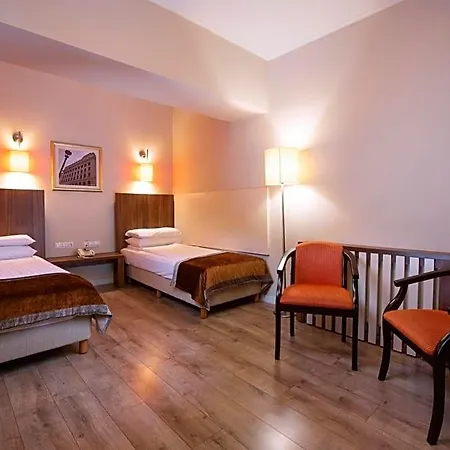 Ambasador Hotell 4*